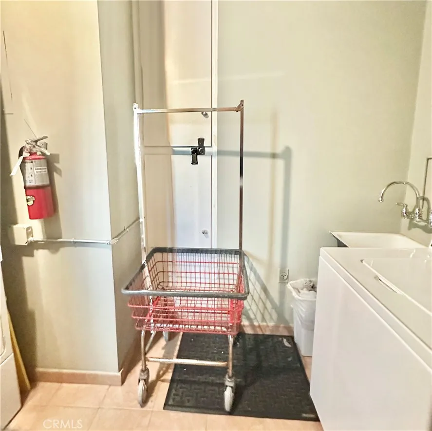 1405 E 1st #10 Long Beach, CA 90802