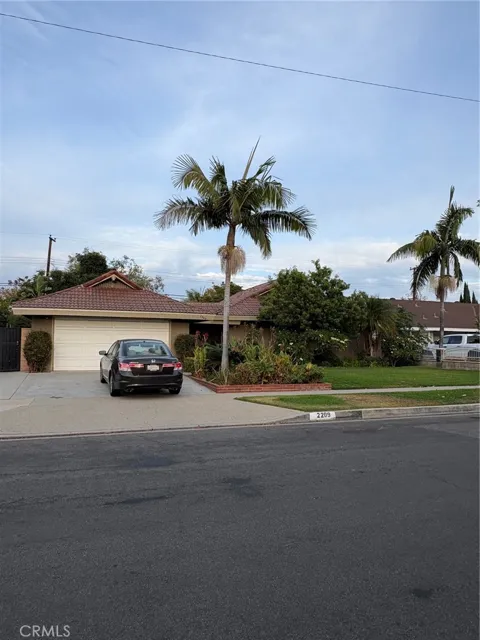 2209 Laird