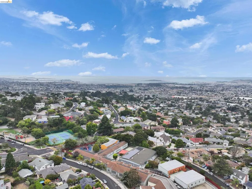 6556 Claremont Ave Richmond, CA 94805
