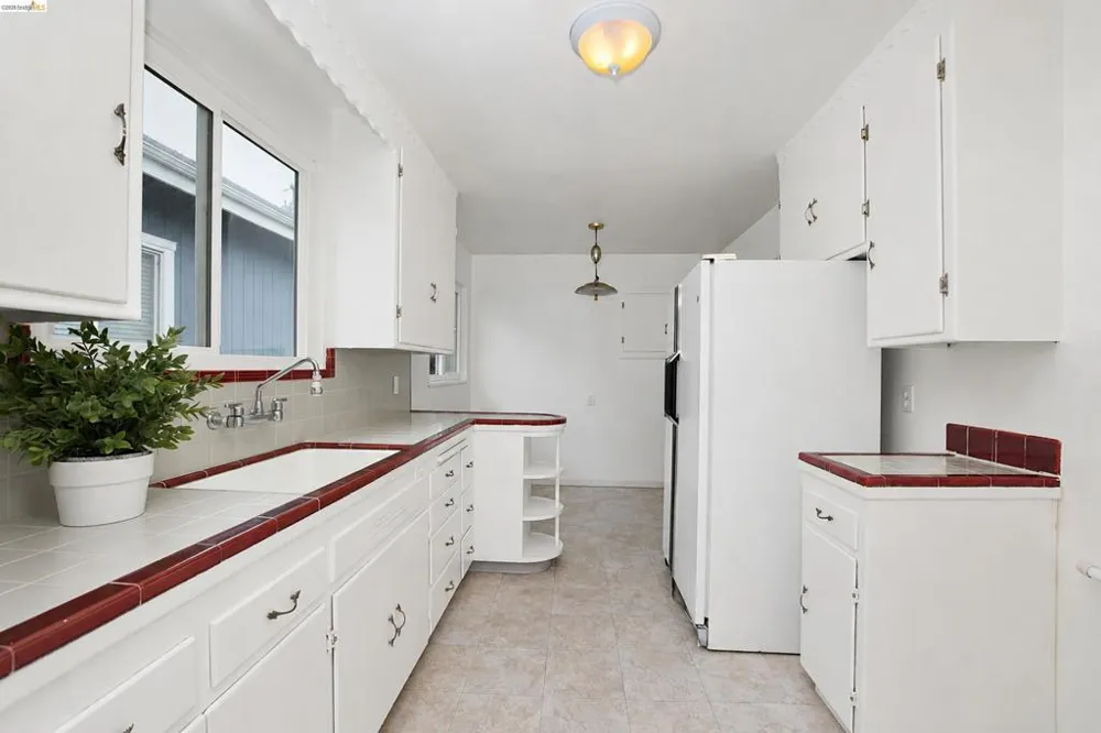 6556 Claremont Ave Richmond, CA 94805