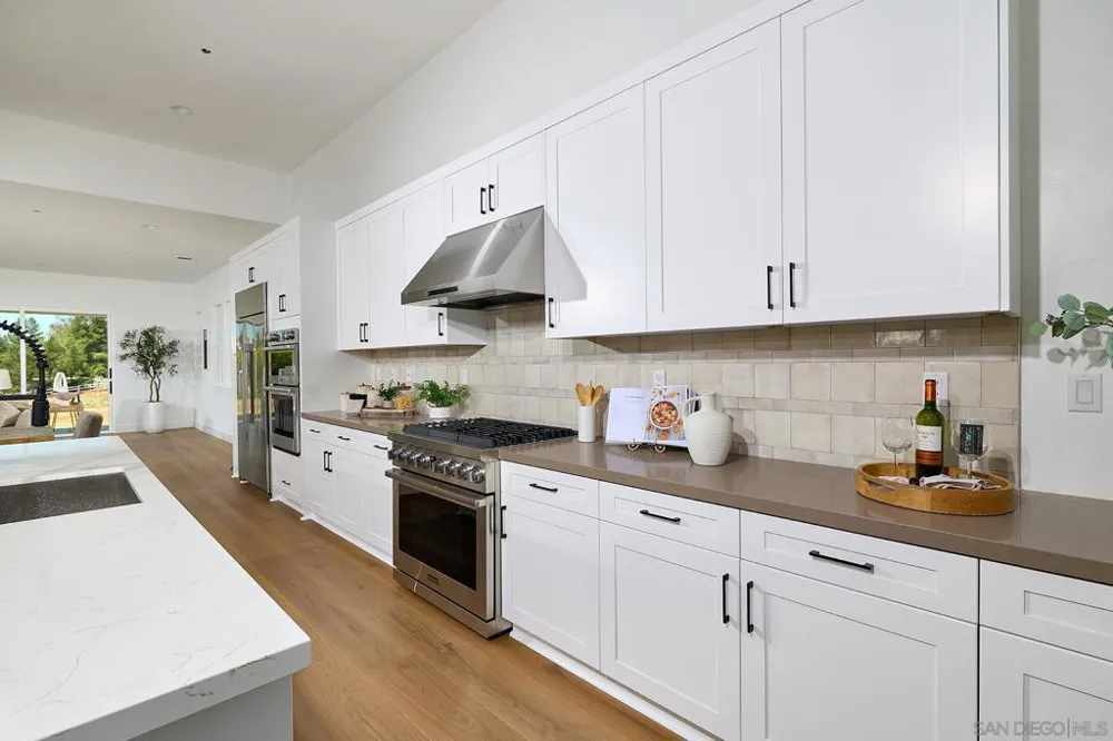 1741 Ishihara Rd Vista, CA 92084