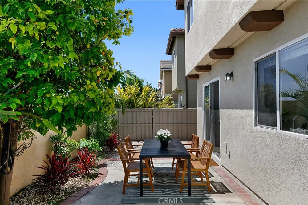 1208 Jasmine Walk Torrance, CA 90502