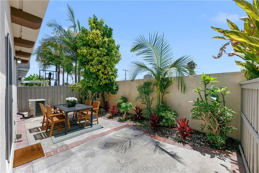 1208 Jasmine Walk Torrance, CA 90502
