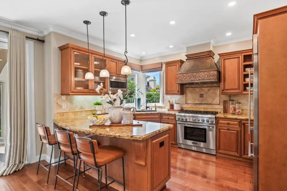 10207 Orange Avenue Cupertino, CA 95014