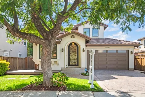 10207 Orange Avenue