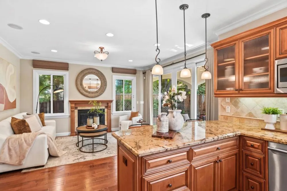 10207 Orange Avenue Cupertino, CA 95014