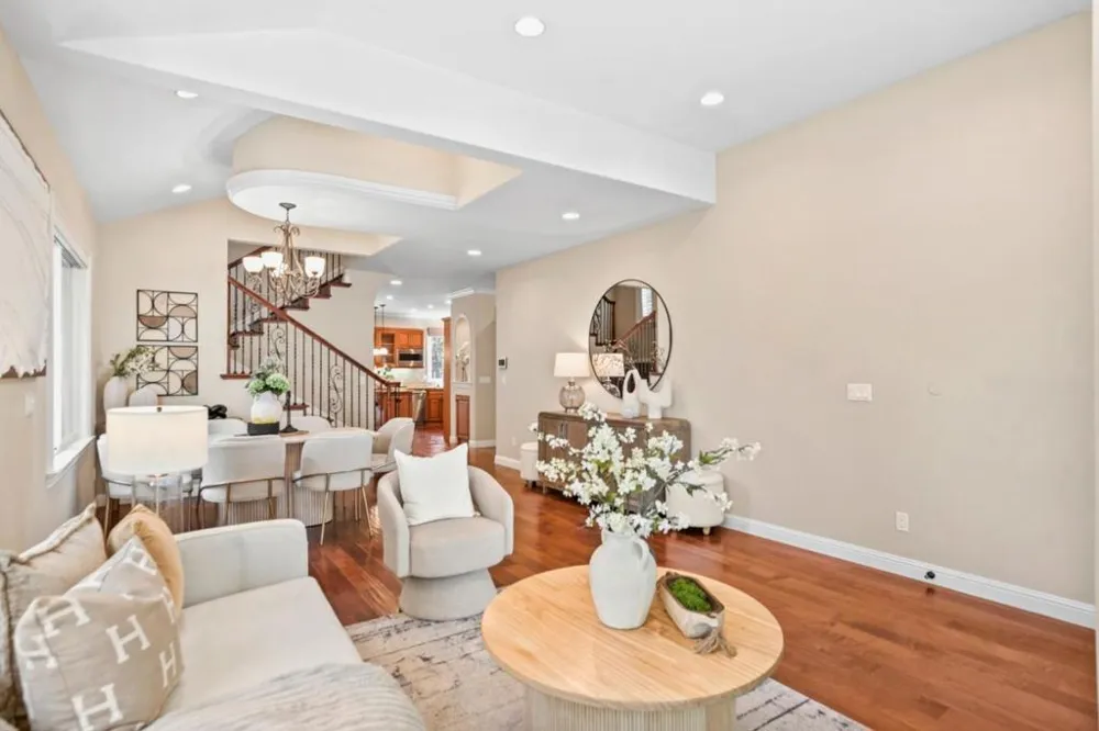 10207 Orange Avenue Cupertino, CA 95014