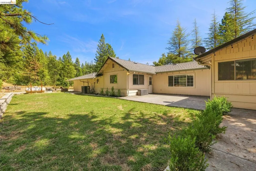 17202 Suez Canal Dr Sonora, CA 95370