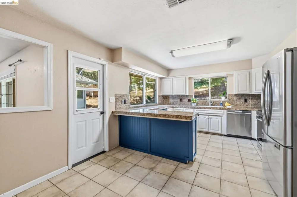 17202 Suez Canal Dr Sonora, CA 95370