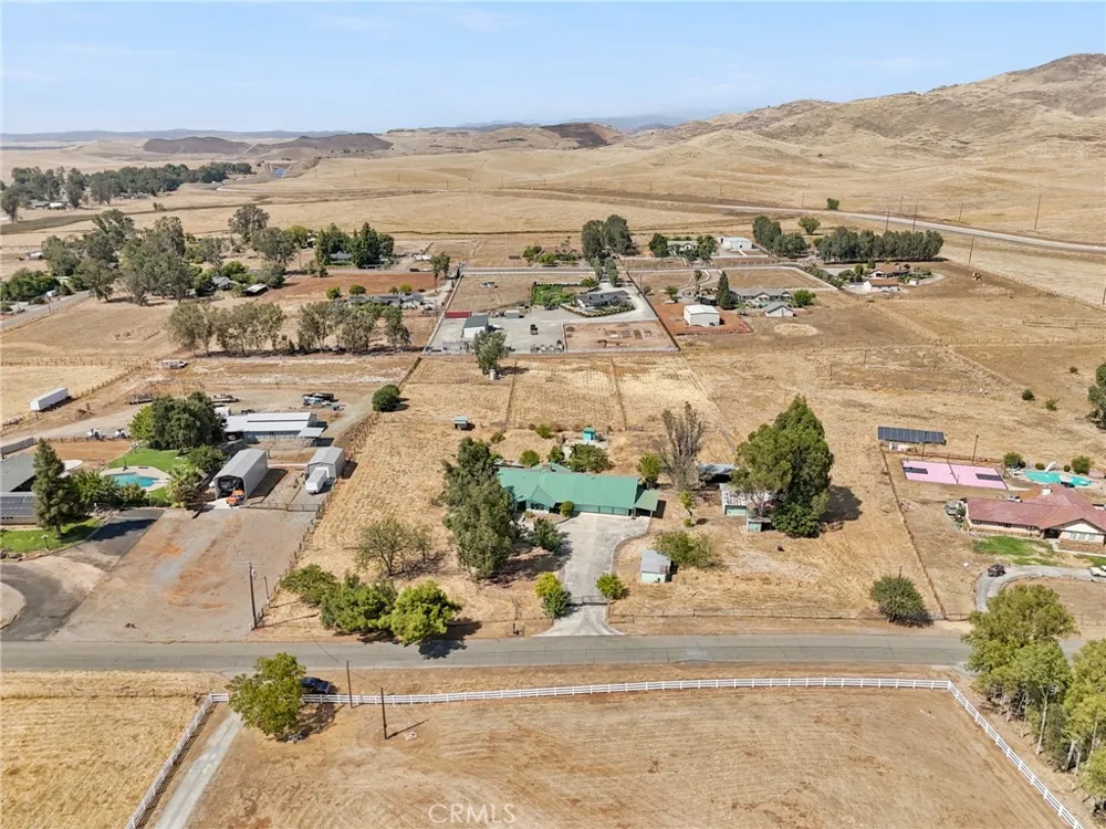 6388 E Appaloosa Clovis, CA 93619