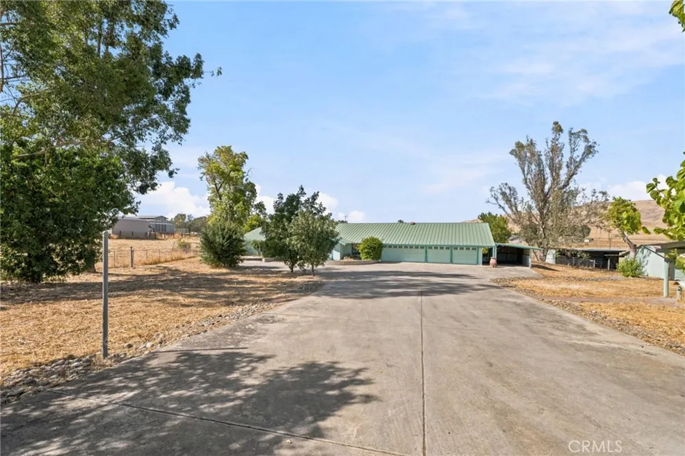 6388 E Appaloosa Clovis, CA 93619