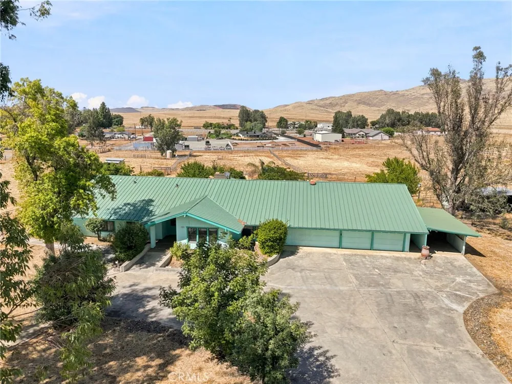 6388 E Appaloosa Clovis, CA 93619
