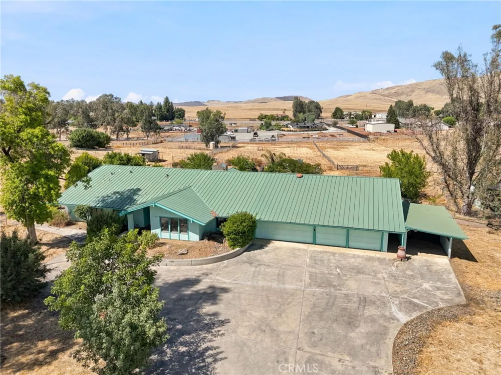 6388 E Appaloosa Clovis, CA 93619