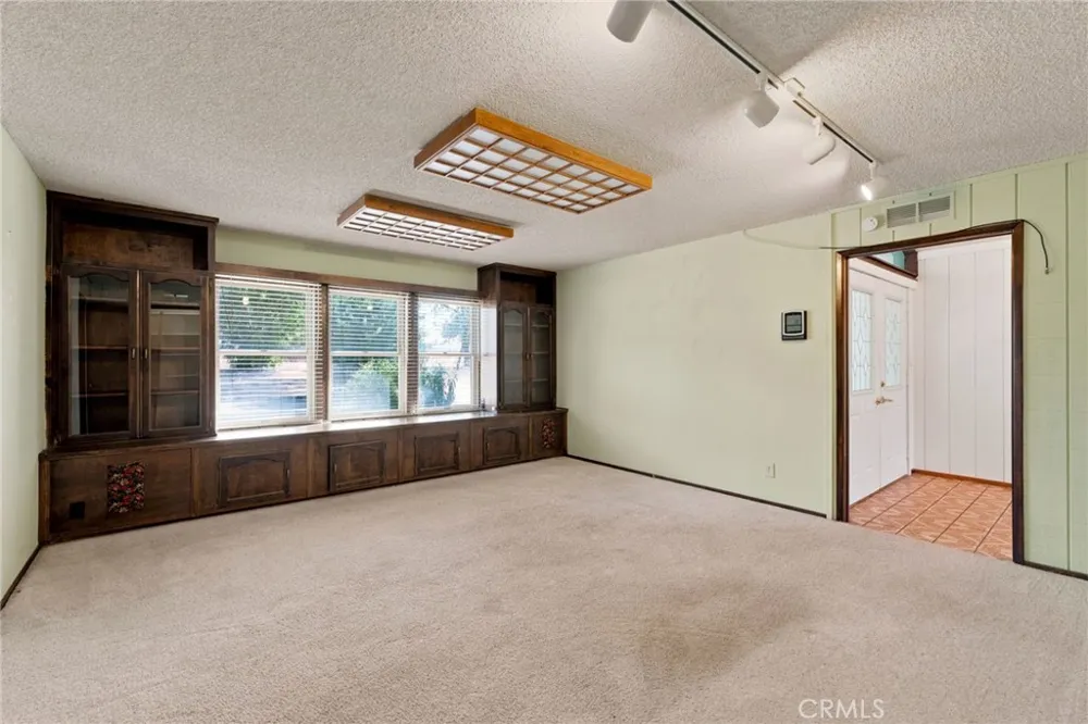 6388 E Appaloosa Clovis, CA 93619