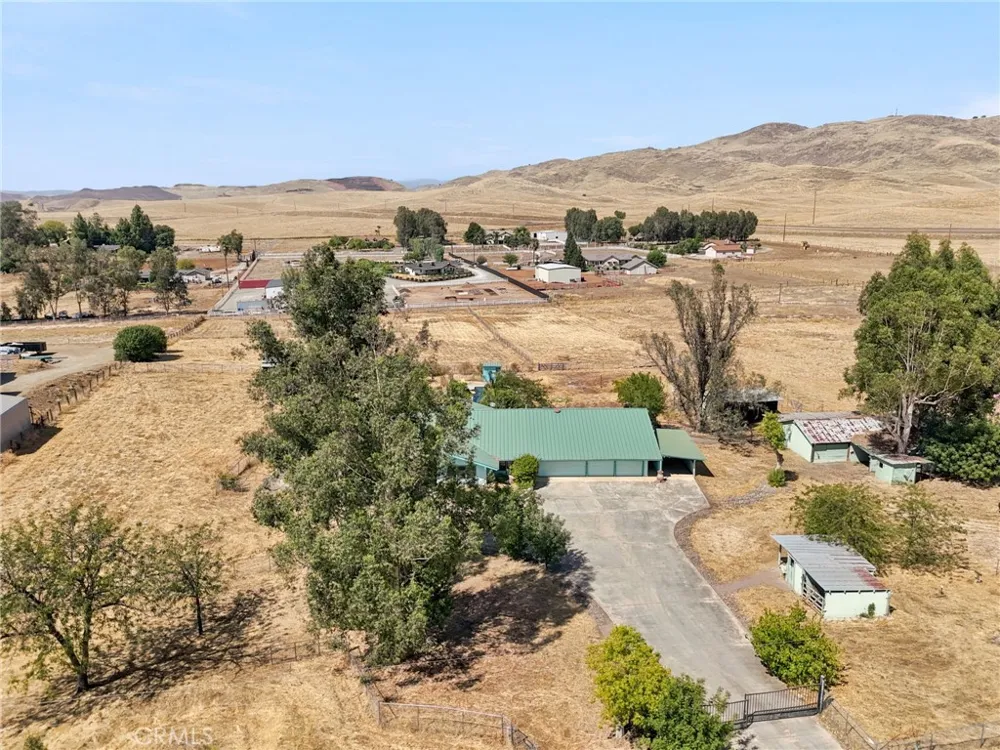 6388 E Appaloosa Clovis, CA 93619