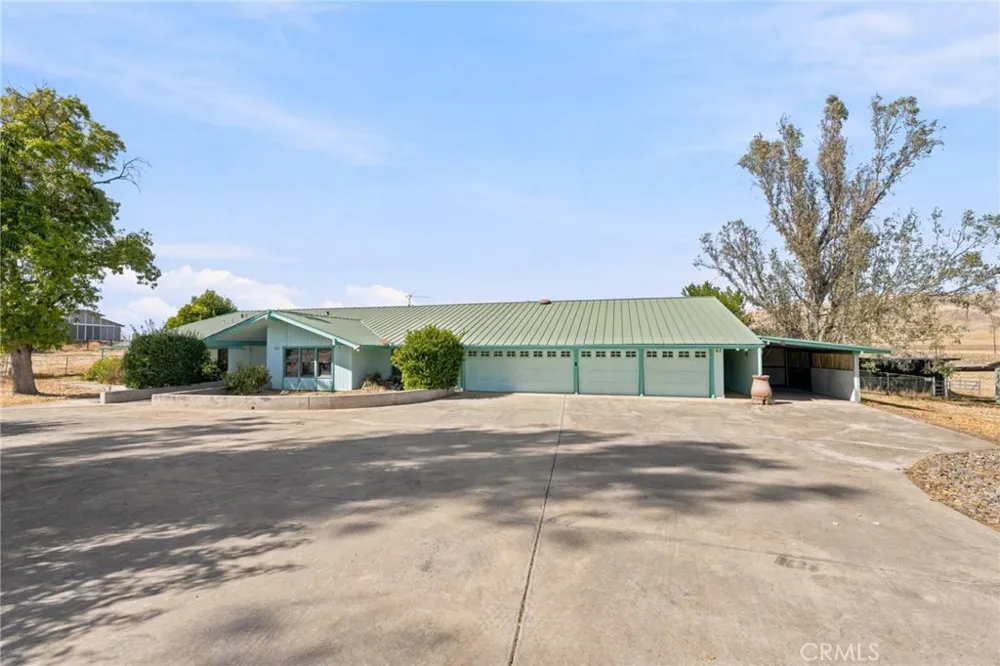 6388 E Appaloosa Clovis, CA 93619