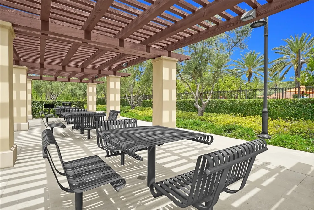 212 Sutters Mill Irvine, CA 92602