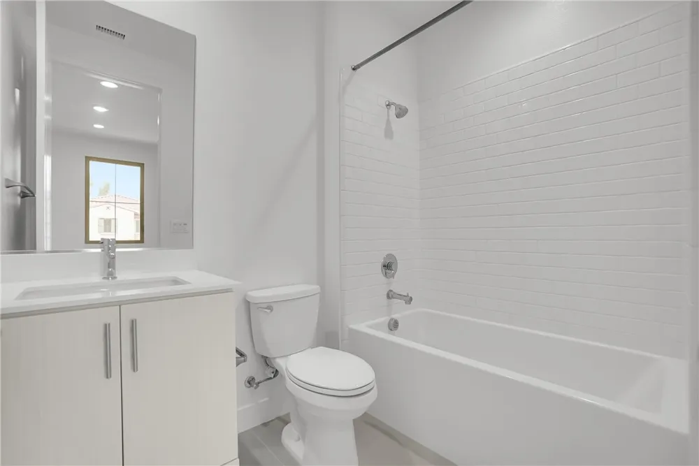 212 Sutters Mill Irvine, CA 92602