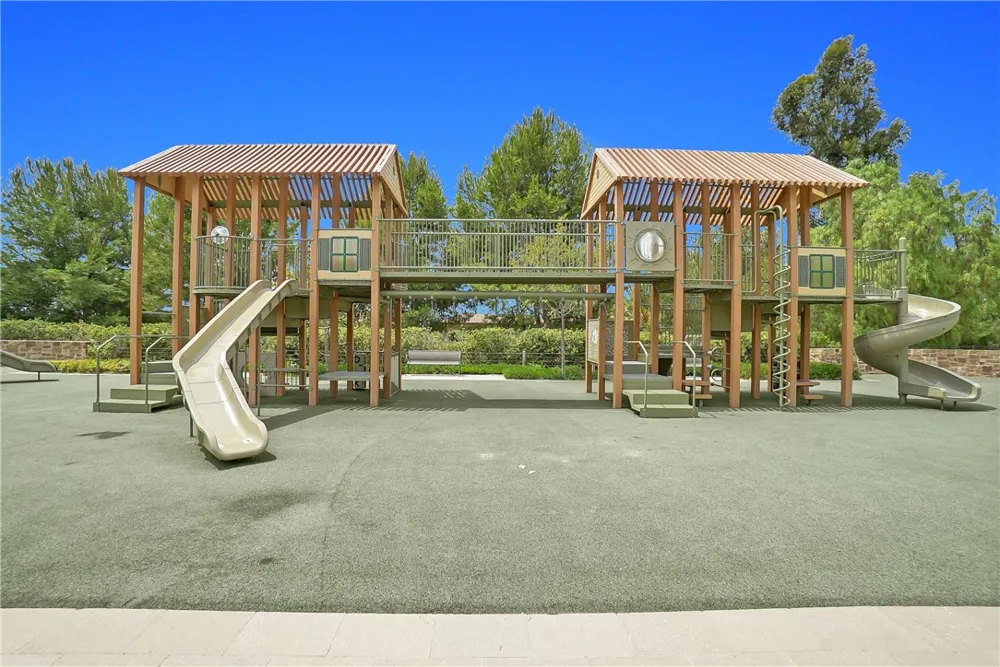 212 Sutters Mill Irvine, CA 92602
