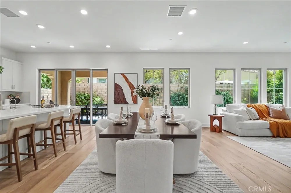 212 Sutters Mill Irvine, CA 92602