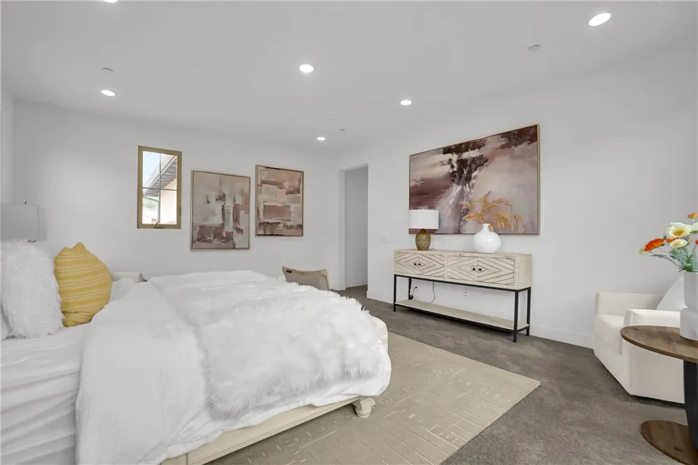 212 Sutters Mill Irvine, CA 92602