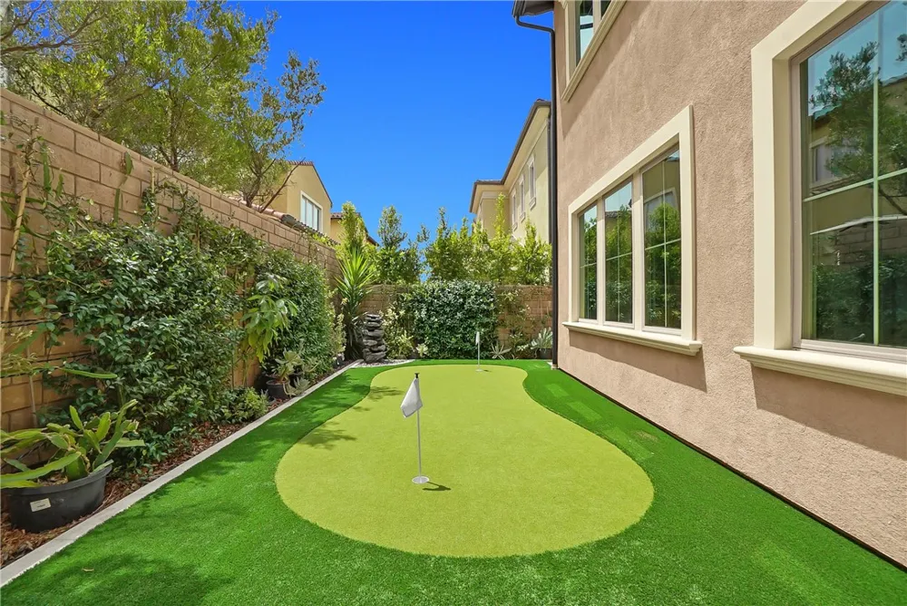 212 Sutters Mill Irvine, CA 92602