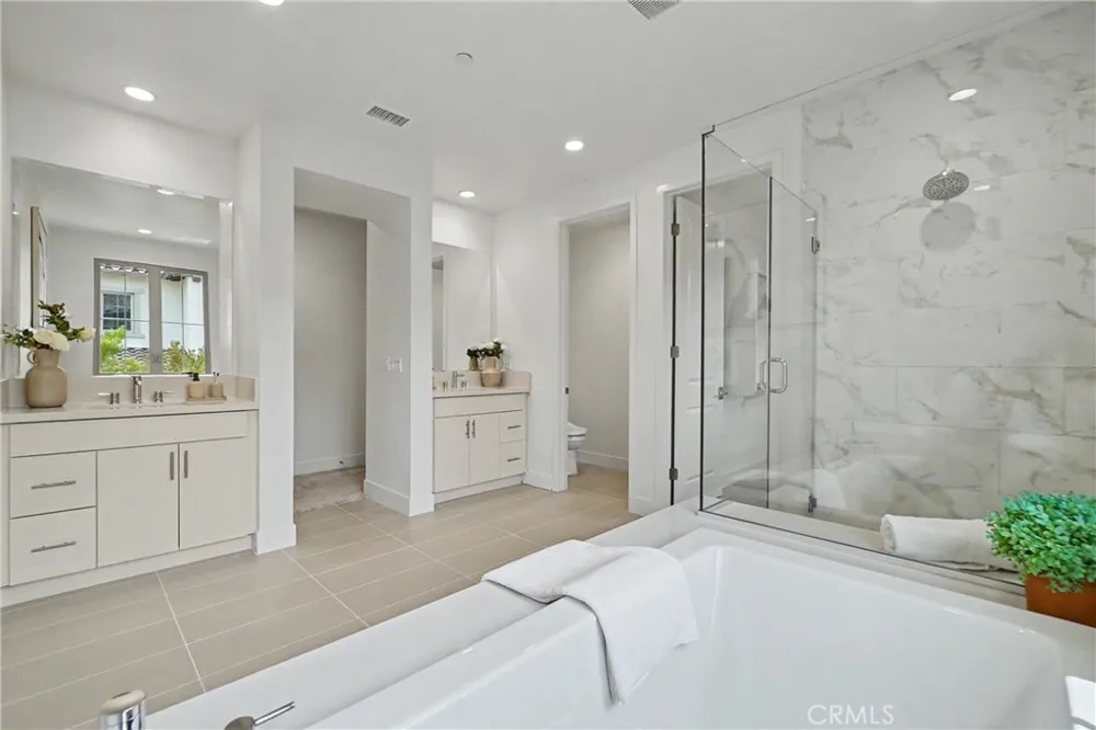 212 Sutters Mill Irvine, CA 92602