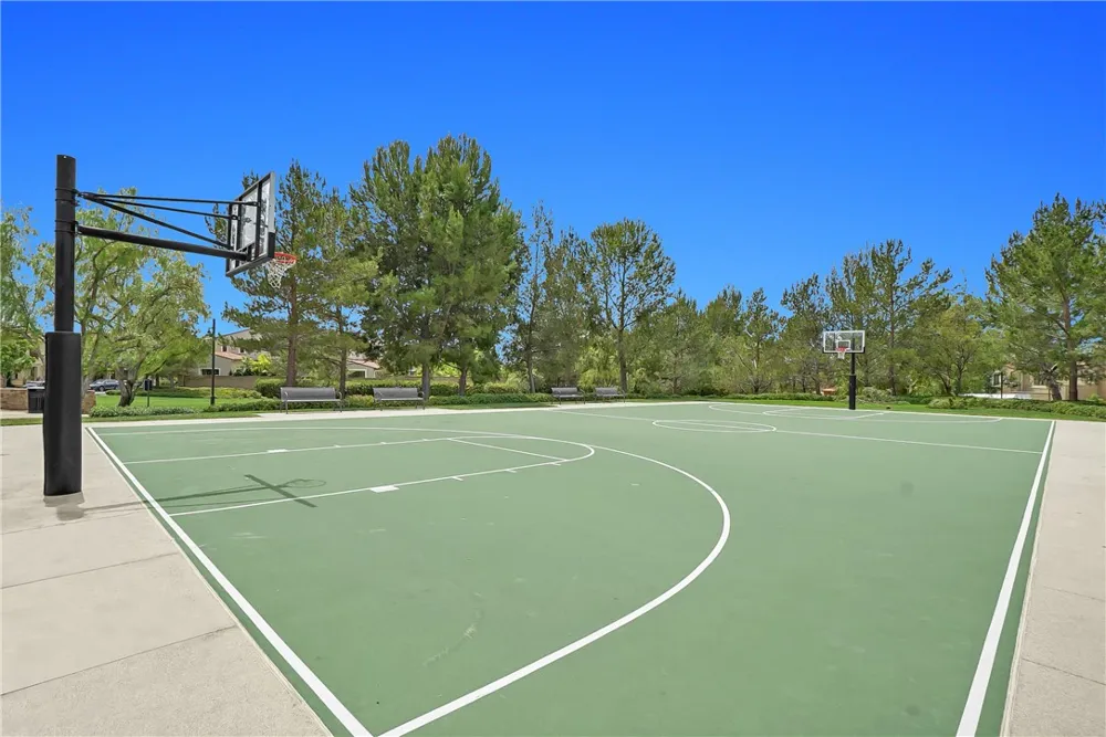 212 Sutters Mill Irvine, CA 92602