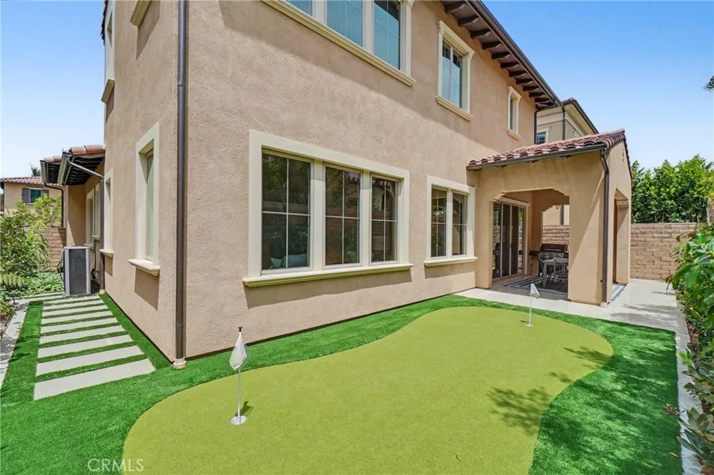 212 Sutters Mill Irvine, CA 92602