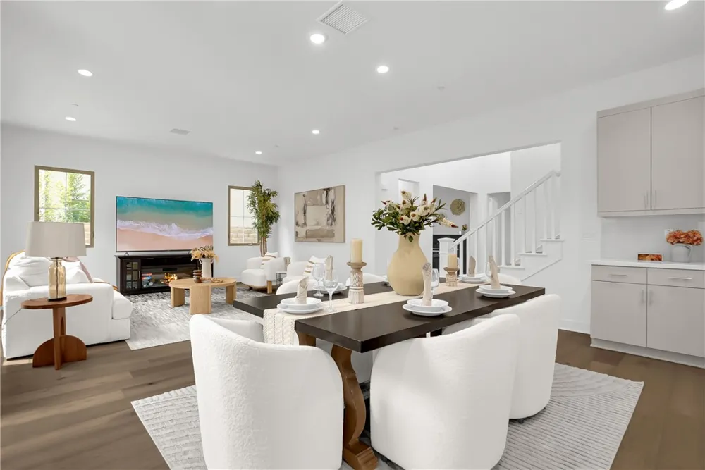 212 Sutters Mill Irvine, CA 92602