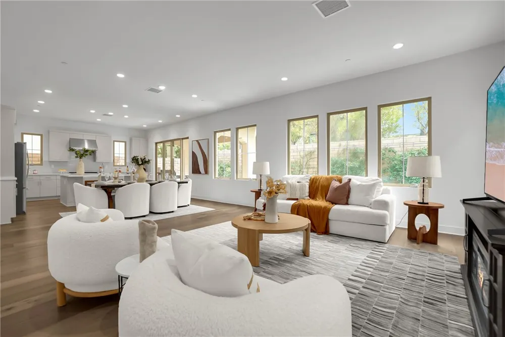 212 Sutters Mill Irvine, CA 92602