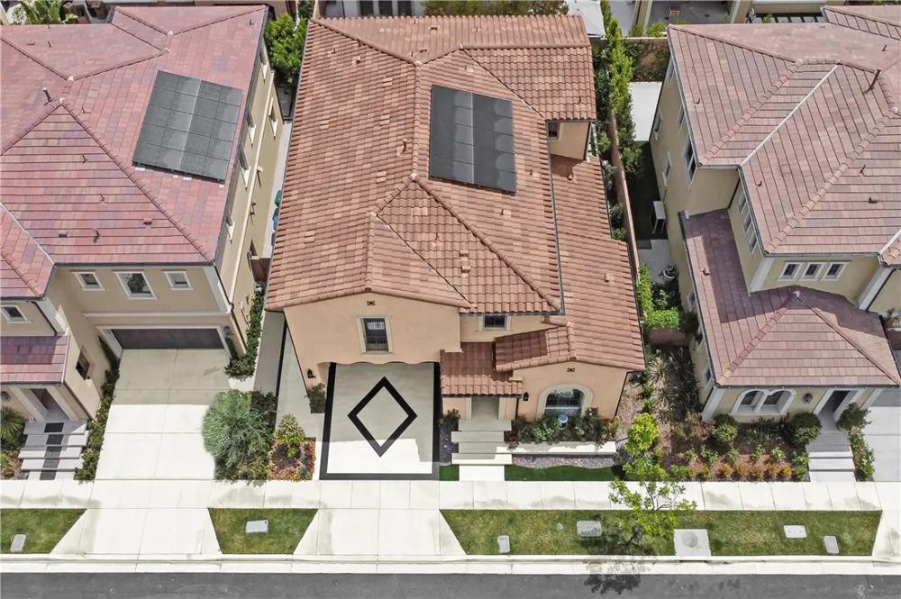 212 Sutters Mill Irvine, CA 92602