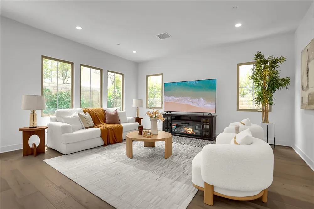 212 Sutters Mill Irvine, CA 92602