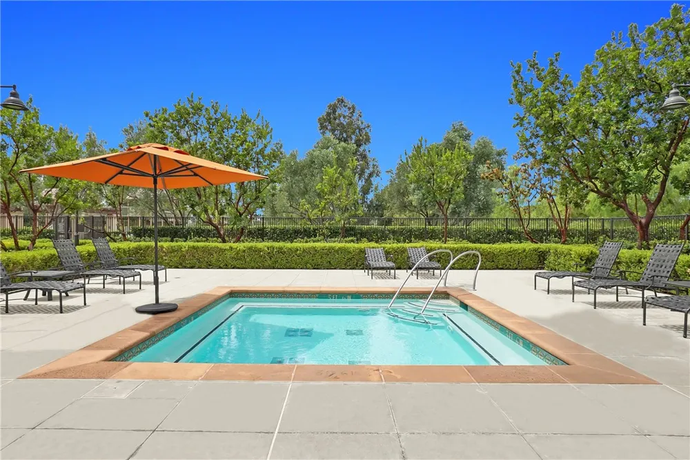 212 Sutters Mill Irvine, CA 92602