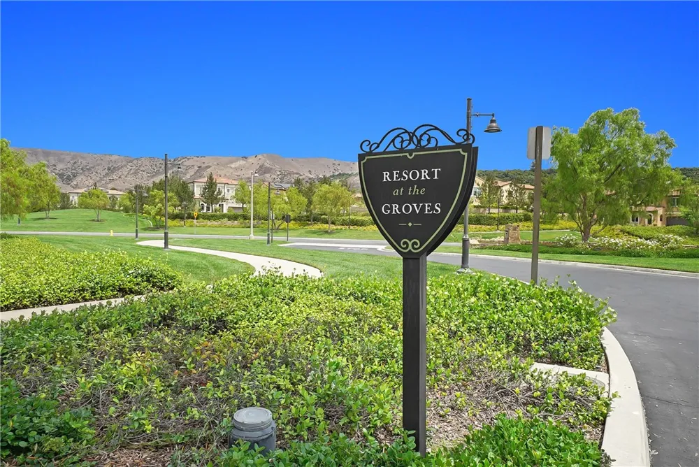 212 Sutters Mill Irvine, CA 92602