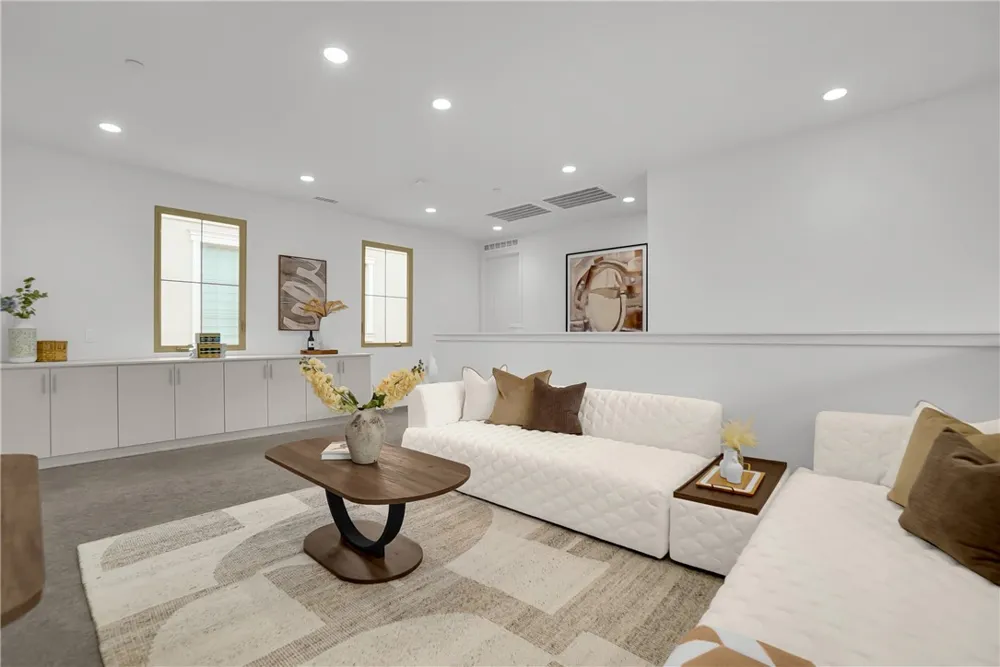 212 Sutters Mill Irvine, CA 92602