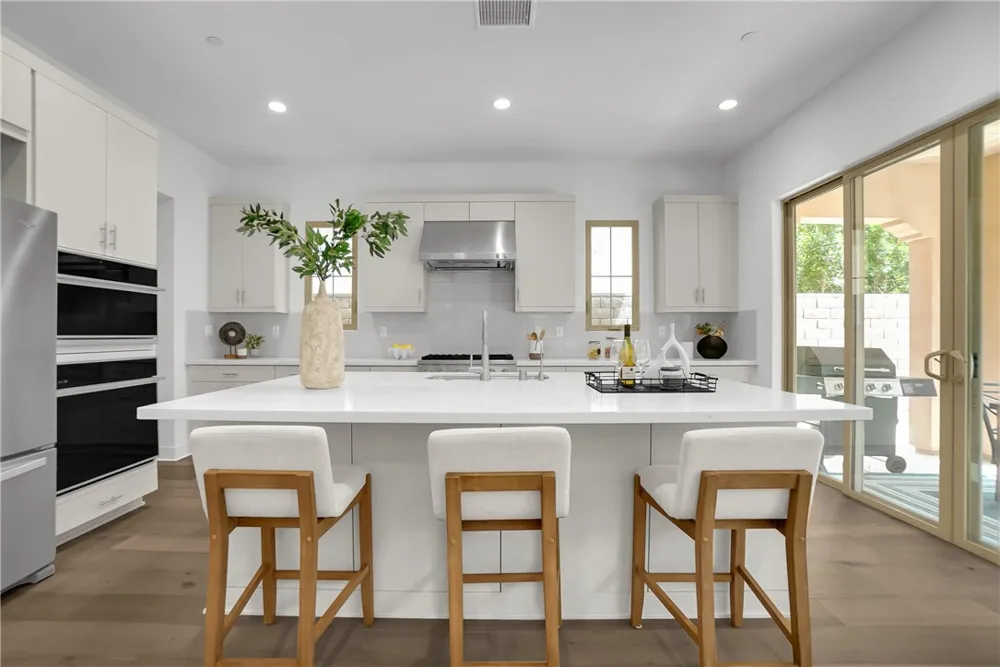 212 Sutters Mill Irvine, CA 92602