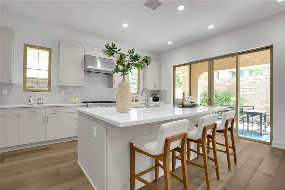 212 Sutters Mill Irvine, CA 92602
