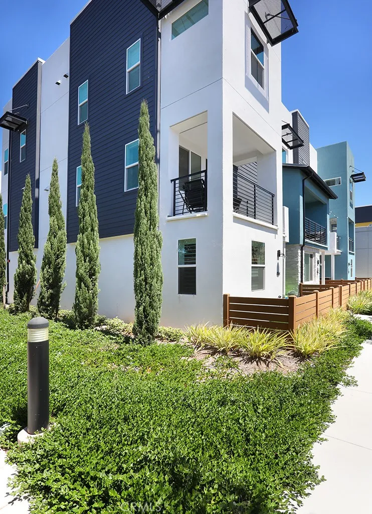 854 S Harbor Blvd Santa Ana, CA 92704
