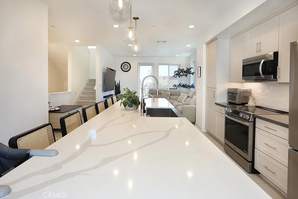 854 S Harbor Blvd Santa Ana, CA 92704