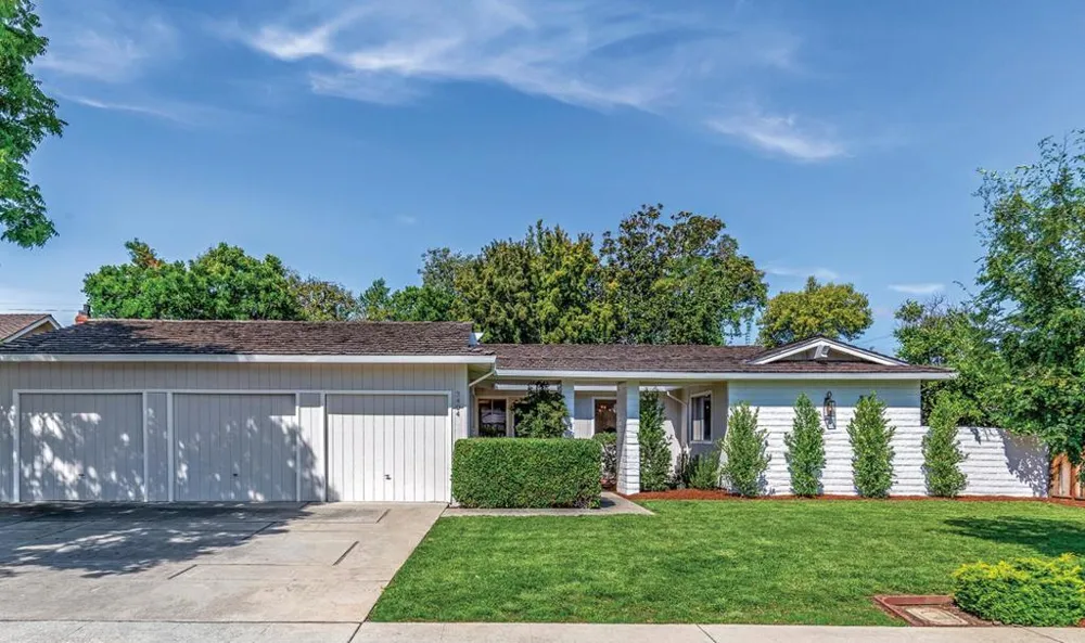 3404 Ridgemont Drive Mountain View, CA 94040