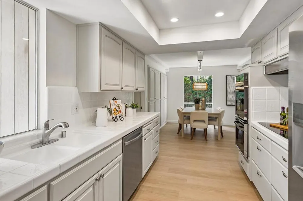 3404 Ridgemont Drive Mountain View, CA 94040