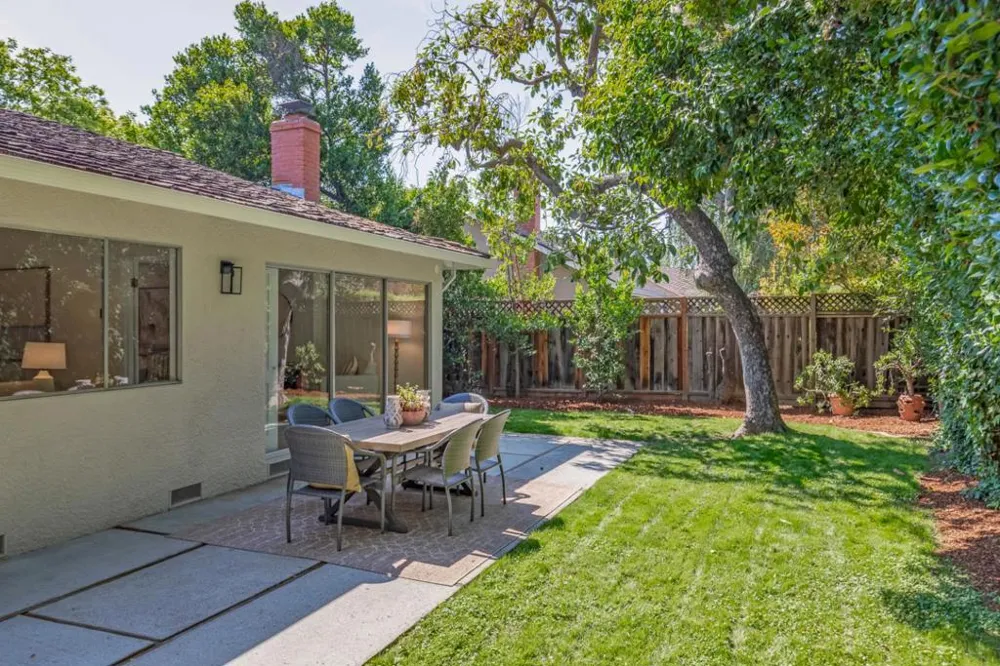 3404 Ridgemont Drive Mountain View, CA 94040