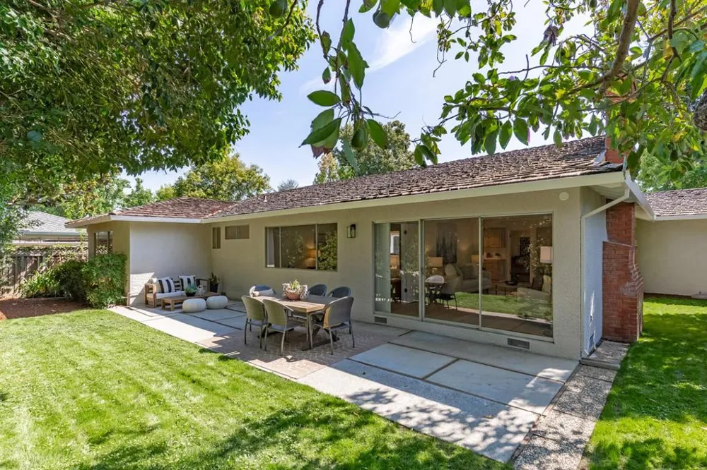 3404 Ridgemont Drive Mountain View, CA 94040