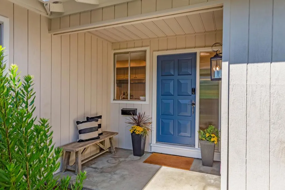 3404 Ridgemont Drive Mountain View, CA 94040