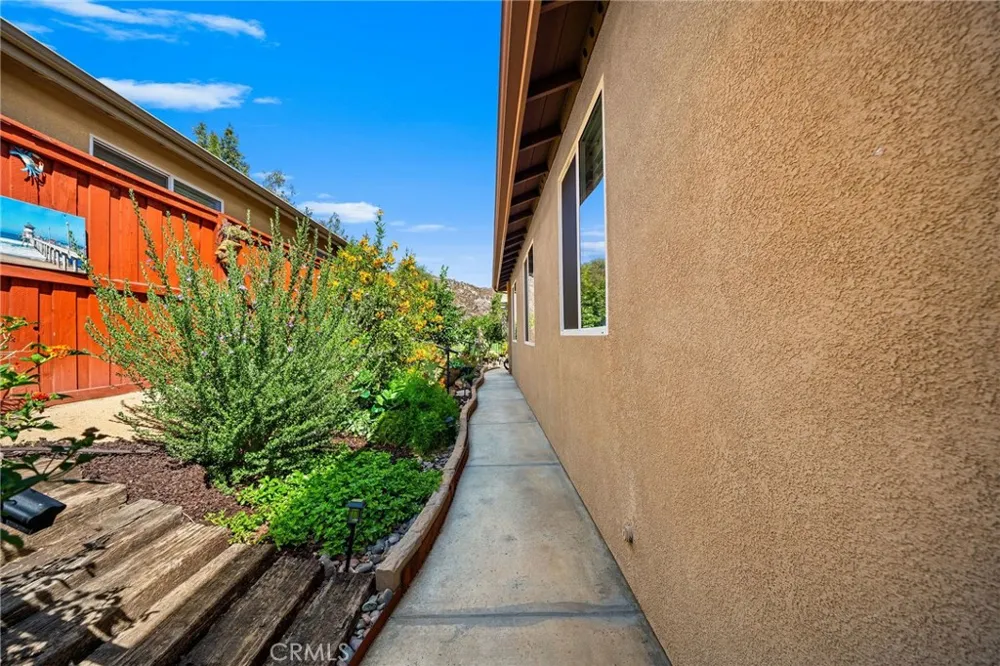 8840 Duval Lane Hemet, CA 92545