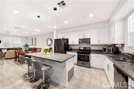 6926 Cottonwood Lane Buena Park, CA 90621