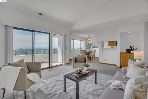 22012 Sevilla Rd #95