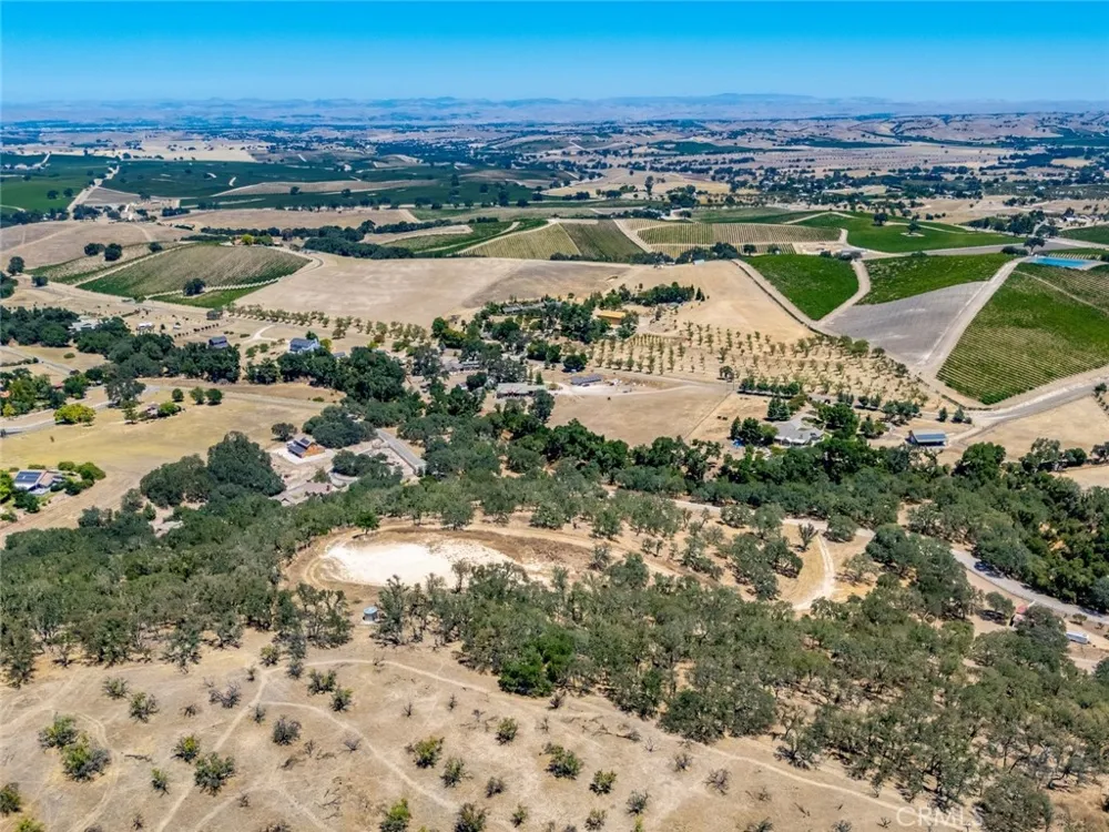 835 Spring Creek Way Templeton, CA 93465