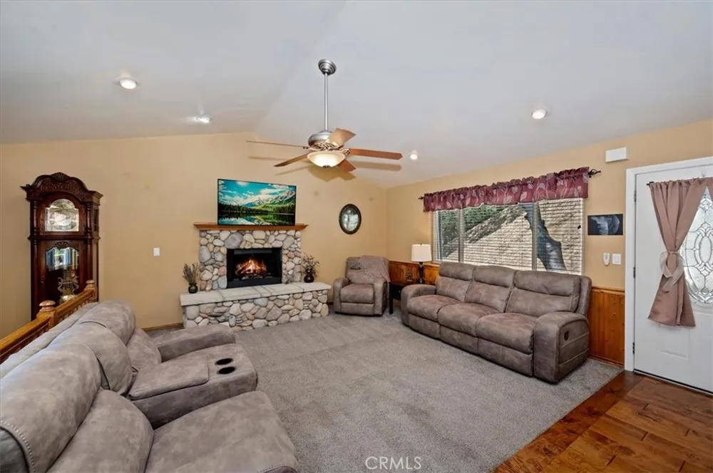 31095 Old City Creek Rd Running Springs, CA 92382
